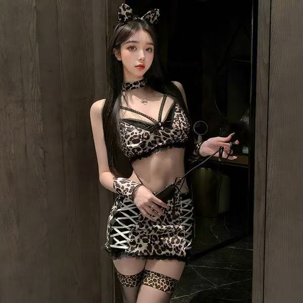 Halloween Catwoman Leopard Cosplay Bunny Girl Tear-Away Lingerie Costume